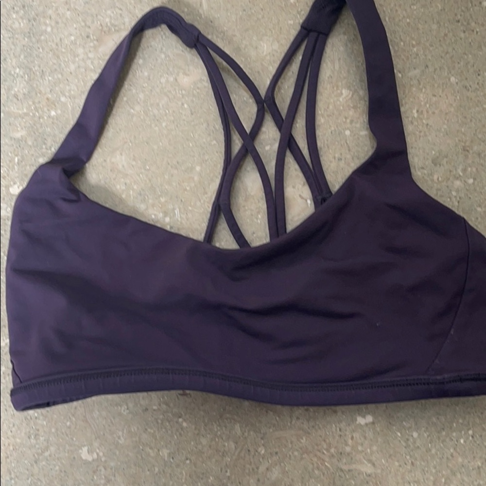 Lululemon sports bra